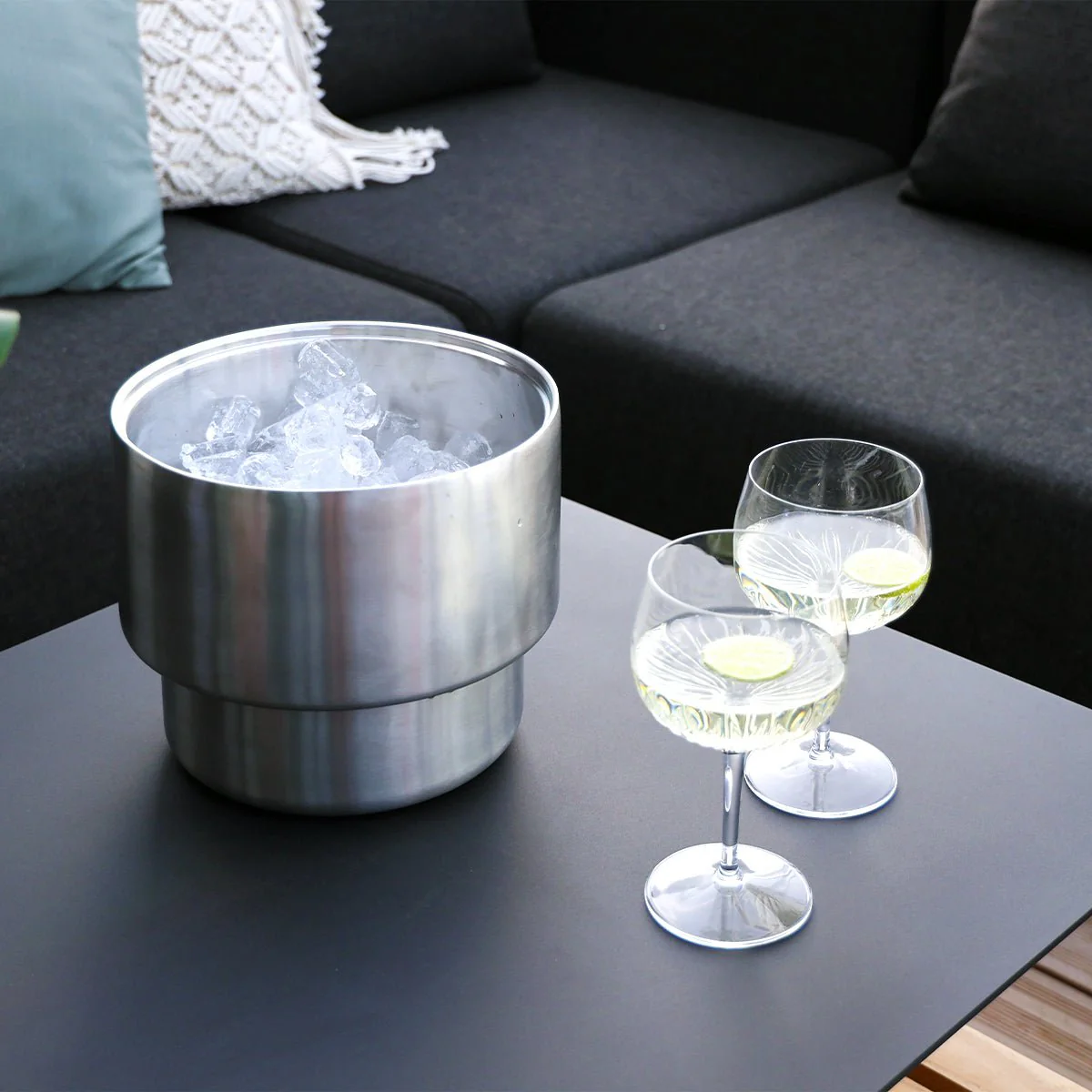 Wine bucket w/accessories
