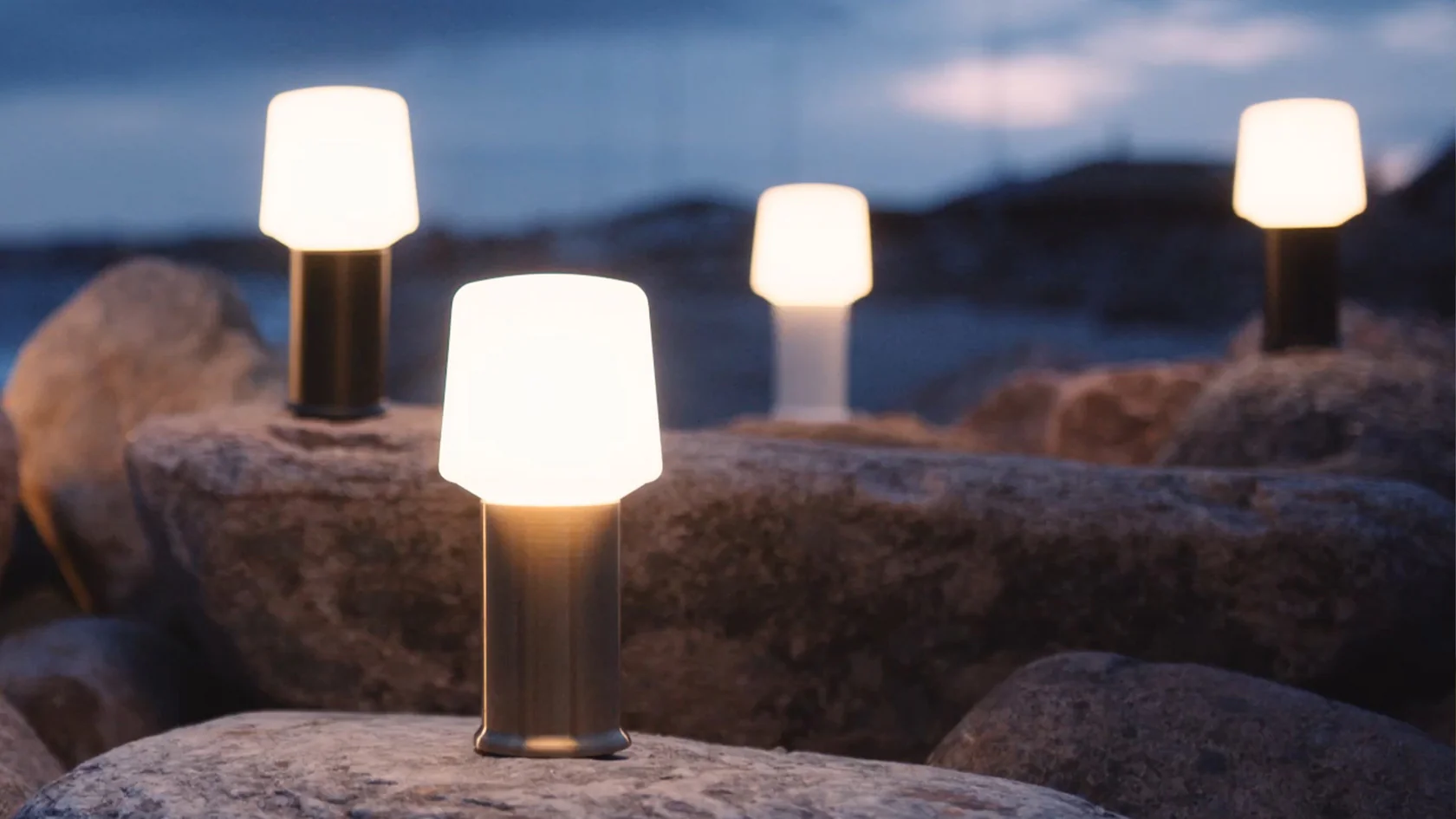 Lamp intelligent London Black 8+ Go 200